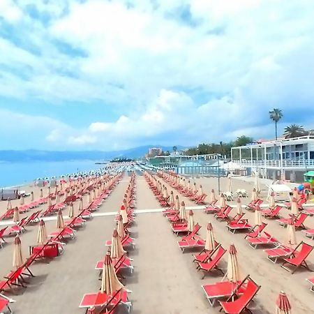 Il Nido Sul Mare Apartment Савона Екстериор снимка